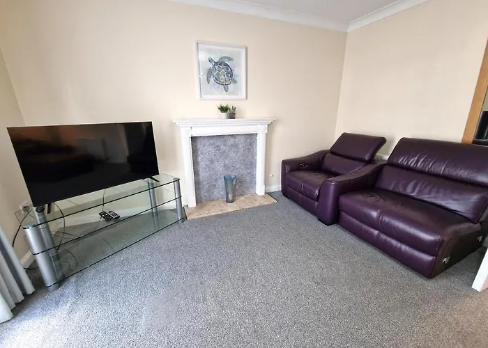 Town Or Country - Jessie Terrace House B
